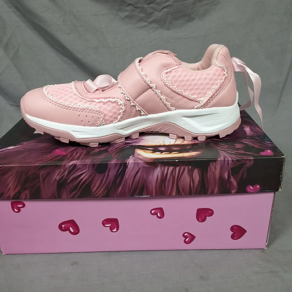 BOXED KOI ITSU LOLITA MARY JANE'S IN PINK - UK 4