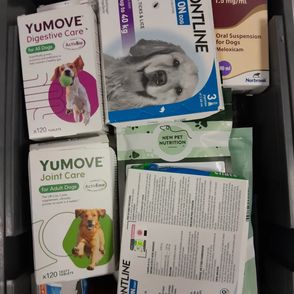 APPROXIMATELY 20 ASSORTED PET CARE MEDICATION & SUPPLIES TO INCLUDE FRONTLINE, ANTISEPTIC EYE DROPS, SALMON OIL ETC 