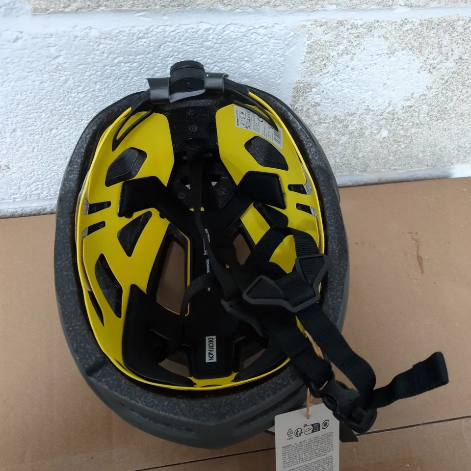 VAN RYSEL CYCLING SAFETY HELMET SIZE LARGE 59-62CM