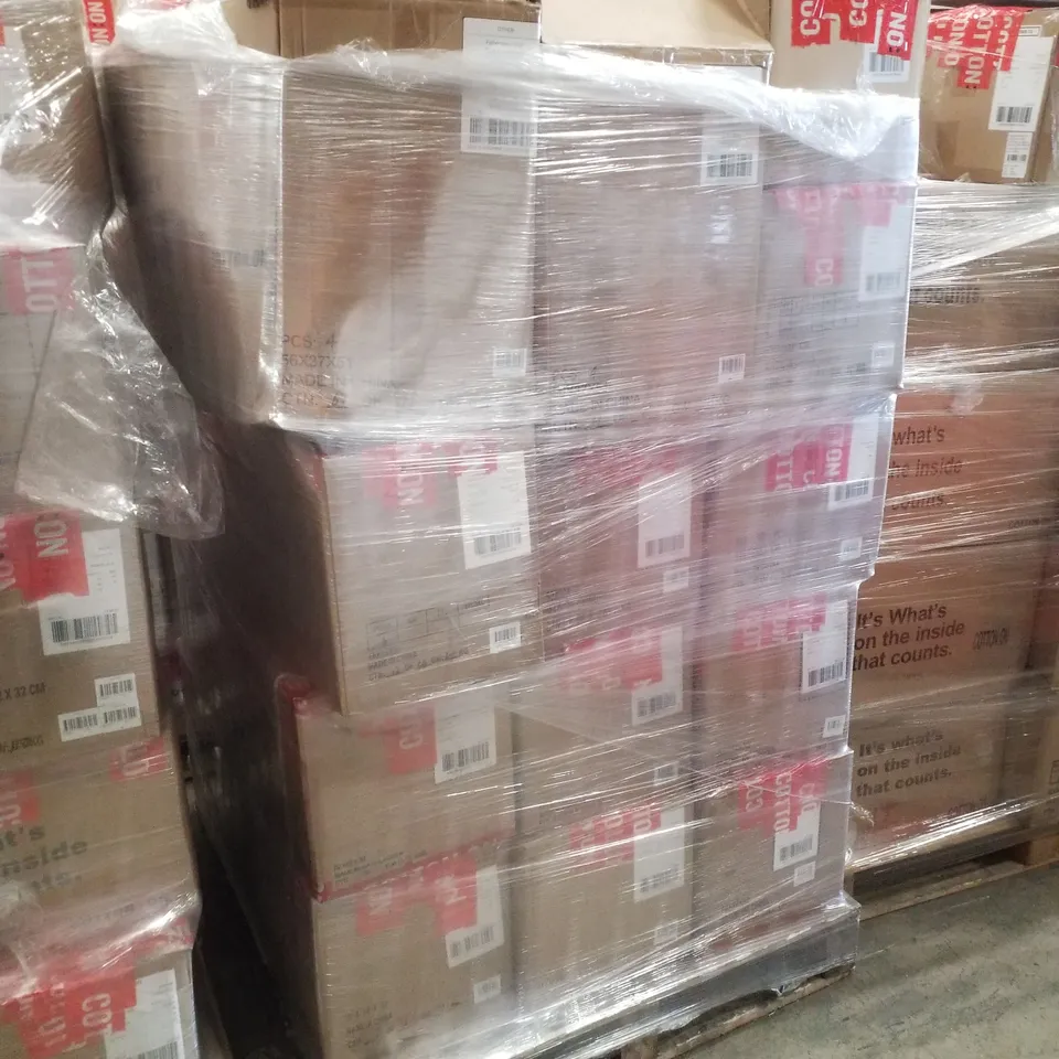 PALLET CONTAINING ASSORTED PRODUCTS INCLUDING ESKY & TUMBLER GIFT BUNDLE & ASSORTED CLOTHING