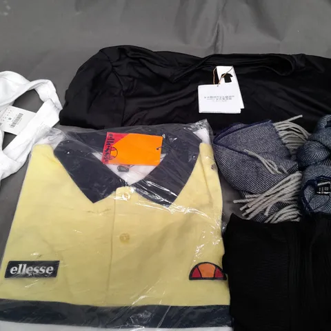 BOX OF APPROXIMATELY 25 ASSORTED CLOTHING ITEMS TO INCLUDE - SCARF , T-SHIRT - POLO SHRIT ETC