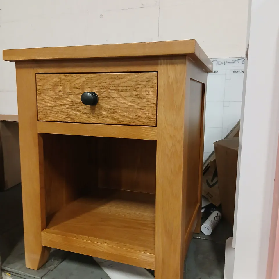 NORTH CASTLE 1 DRAWER BEDSIDE TABLE 