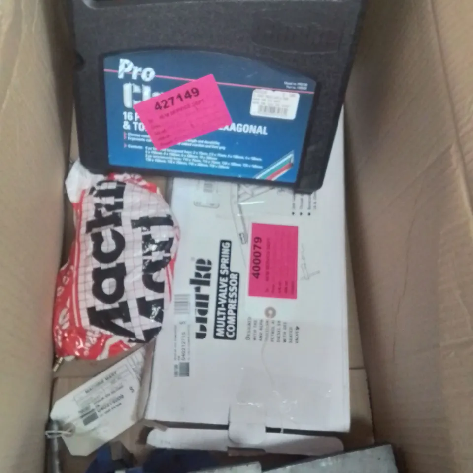 MIXED BOX OF TOOLS TO INCLUDE: CLARKE HEXAGONAL 16 BIT SET, METAL VICE CLAMP, MULTI VALVE SPRING COMPRESSOR 