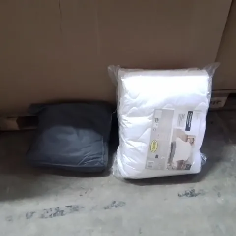 PALLET CONTAINING A LARGE QUANTITY OF BEDDING PRODUCTS TO INCLUDE:DUVETS,PILLOWS 