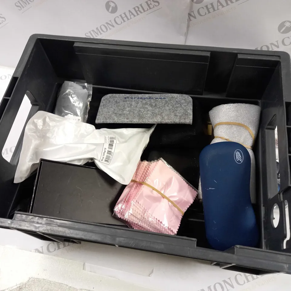 BOX TO CONTAIN APPROX. 20 X ASSORTED PAIRS OF GLASSES & SUNGLASSES. BRANDS AND SIZES VARY 