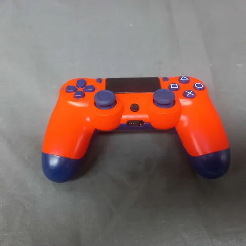PLAYSTATION 4 WIRELESS CONTROLLER