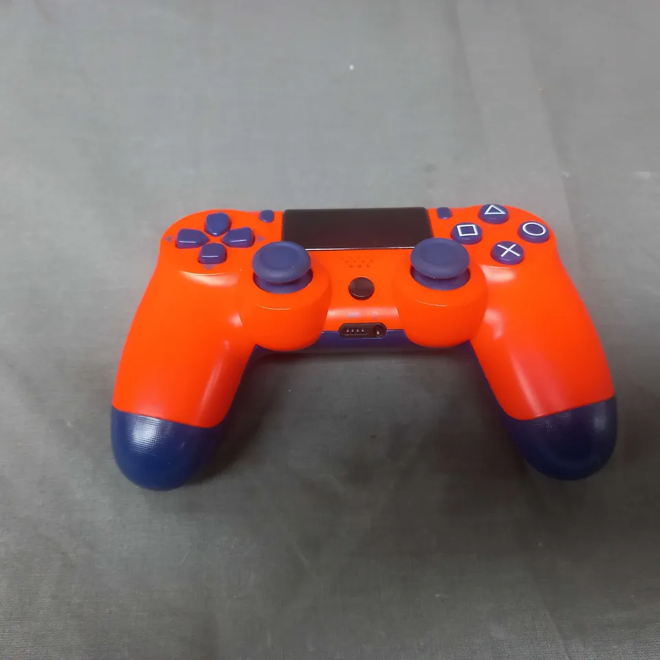 PLAYSTATION 4 WIRELESS CONTROLLER