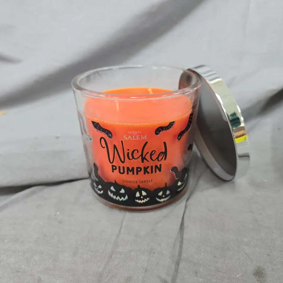 SCENTS OF SALEM WICKED PUMPKIN SCENTED CANDLE (350G)