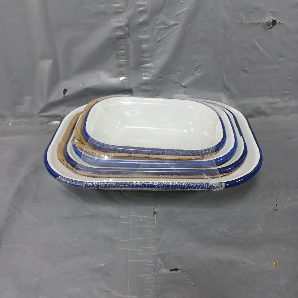SET OF 4 ENAMEL PIE DISHES IN BLUE/WHITE - COLLECTION ONLY