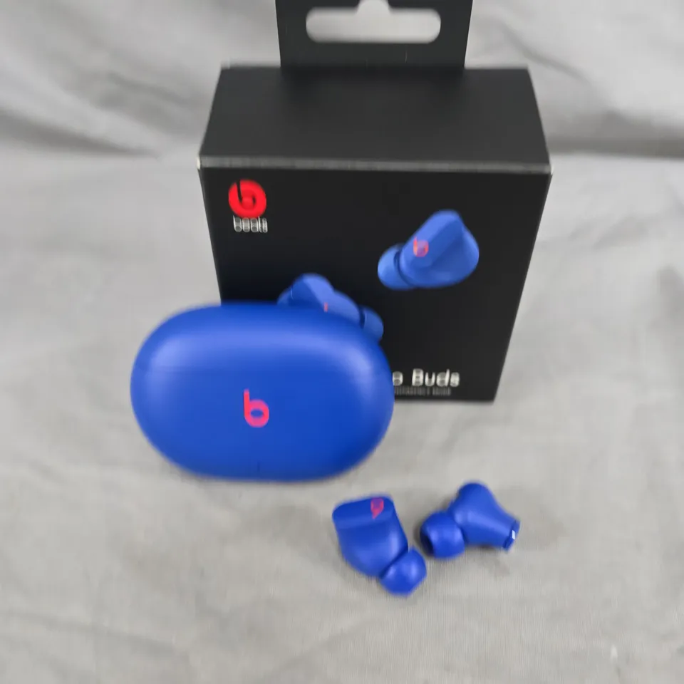 BOXED BEATS STUDIO PRO EARPHONES IN BLUE