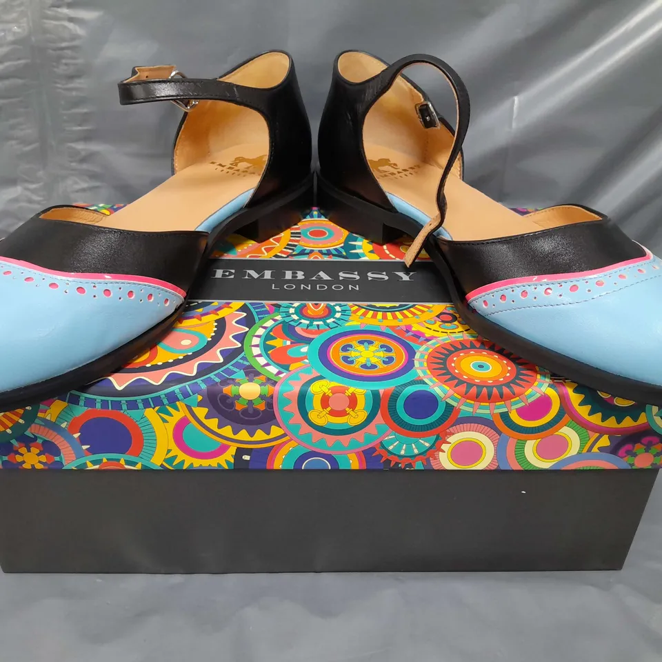 BOXED PAIR OF EMBASSY LONDON SHOES IN BLACK/PINK/AQUA EU SIZE 40