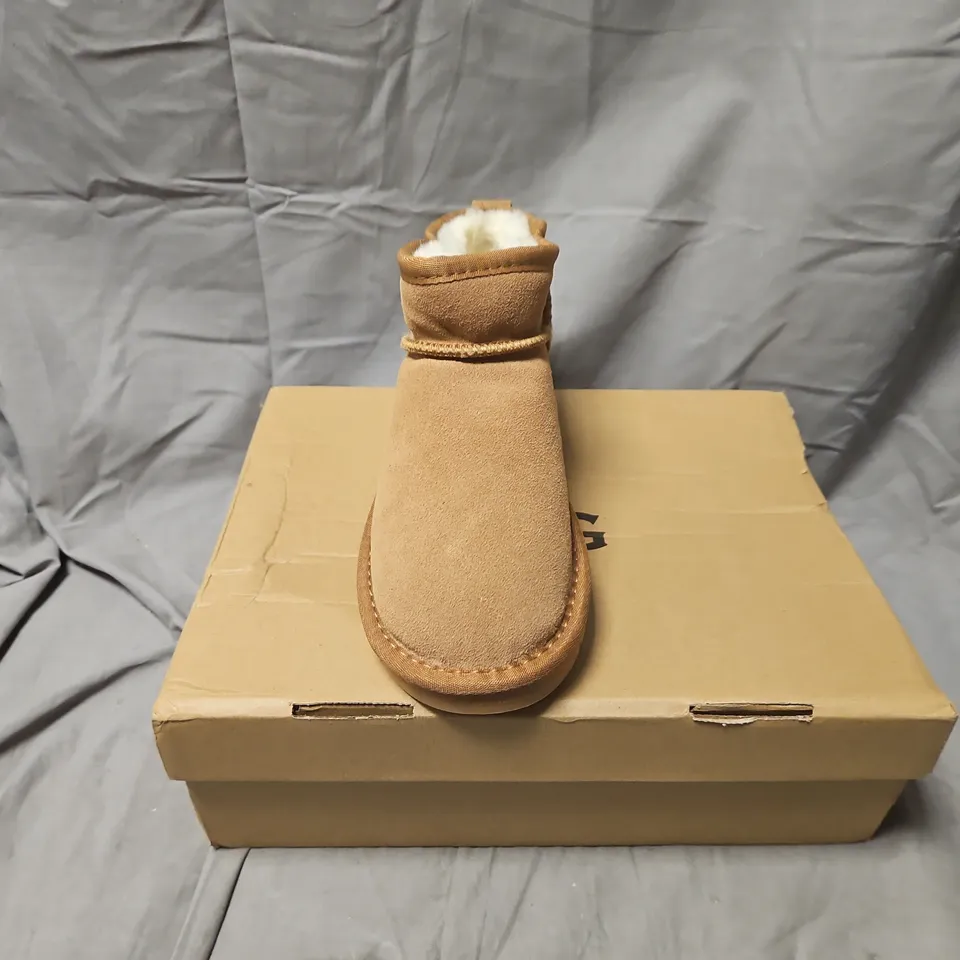 UGG DAKOTA SHEARLING-LINED BOOTS – TAN SUEDE, UK 7 (EU 40) – BOXED