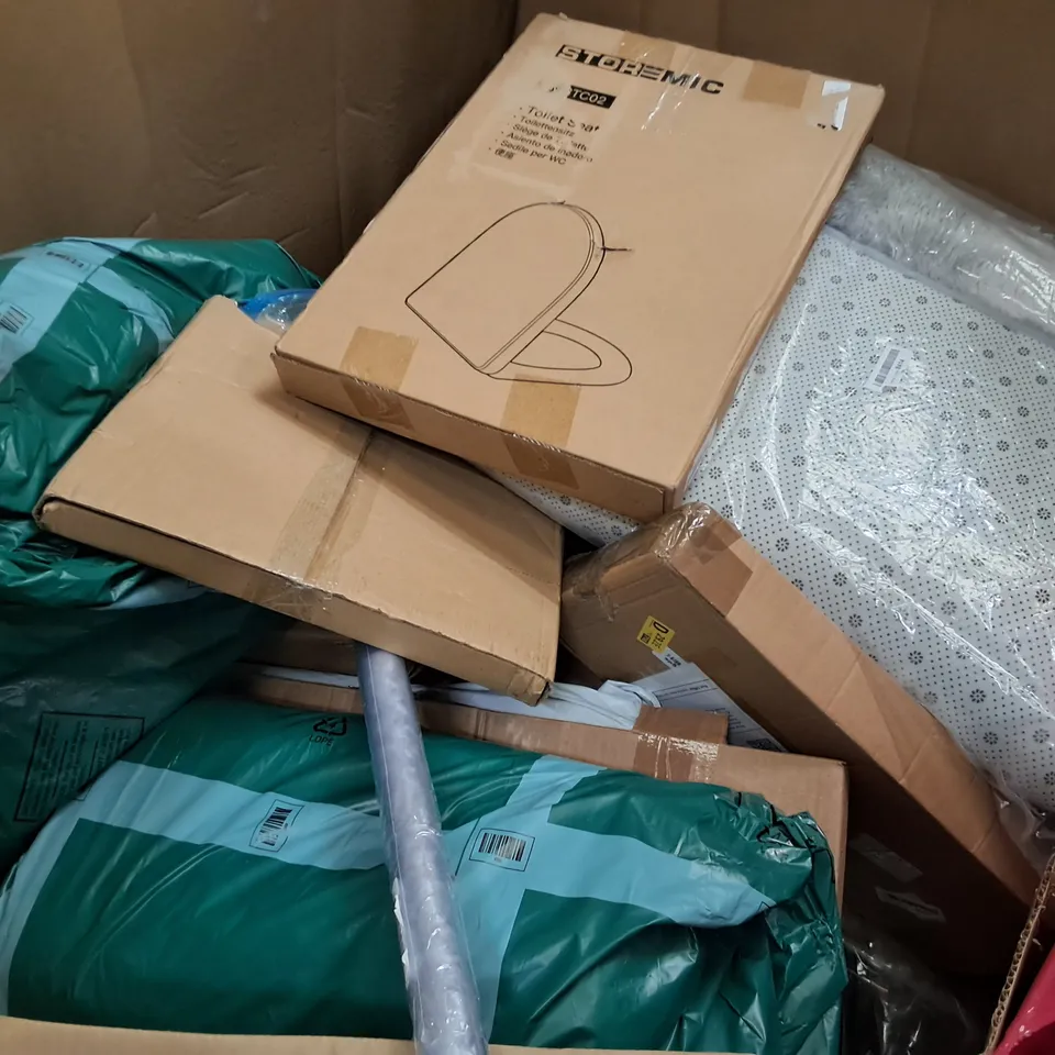 PALLET OF ASSORTED HOUSEHOLD ITEMS TO INCLUDE METAL BASIN RETRACTABLE GATE AND HOME FABRICS 