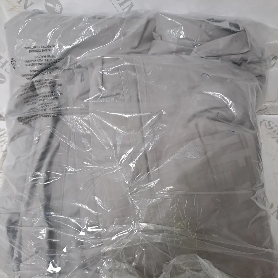 K BY KELLY HOPPEN GEO JAQUARD 100% COTTON DUVET SET SIVLER GREY- DOUBLE
