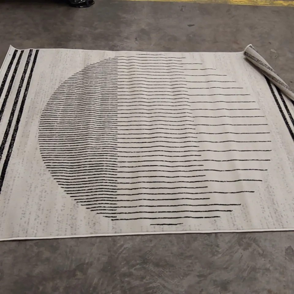 CORUM BLACK/ OFF-WHITE RUG // 5' X 7'