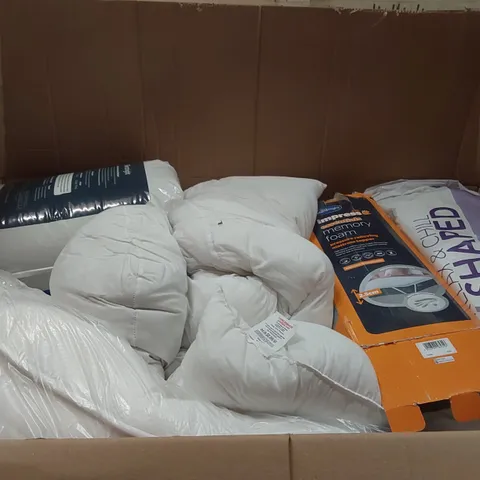 PALLET CONTAINING A VERY LARGE QUANTITY OF ASSORTED PILLOWS AND RELATED BEDDING/COMFORT PRODUCTS ECT