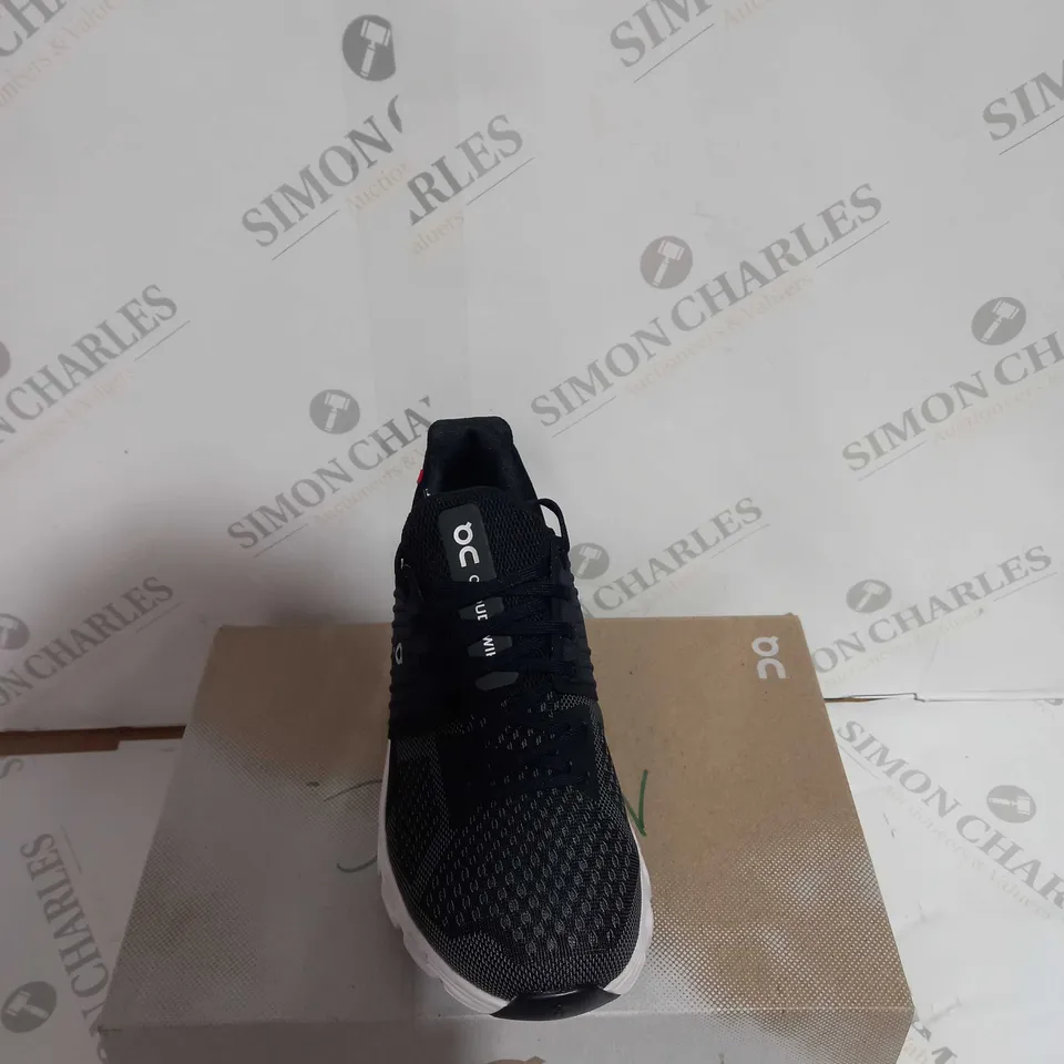 BOXED PAIR OF CLOUDSWIFT BLACK/ROCK WOMENS SIZE 8 