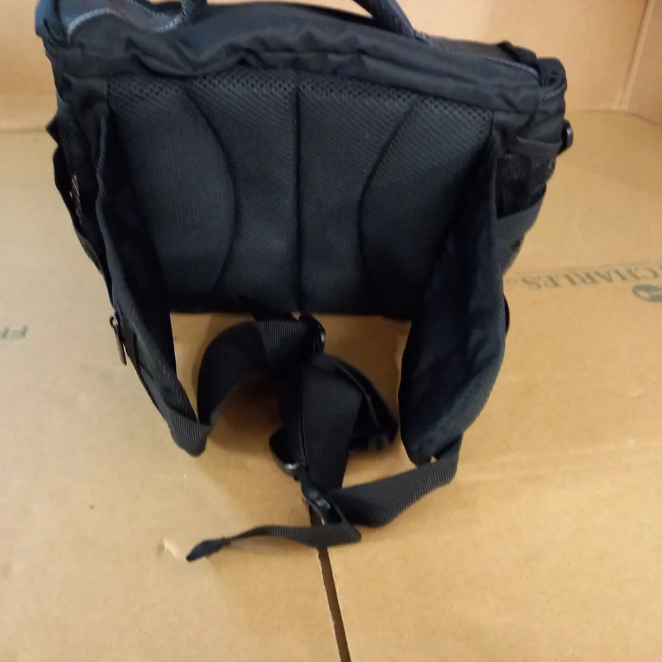 NAVITECH MULTI COMPARTMENT BAG