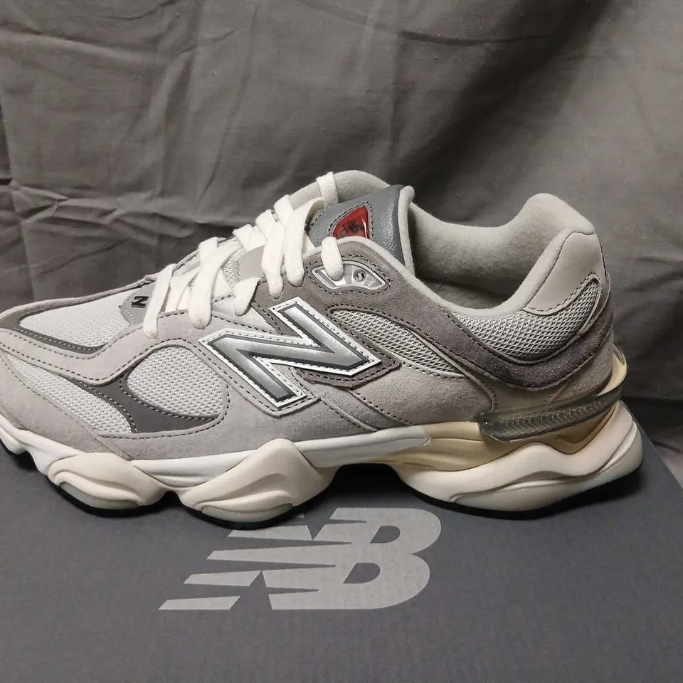 NEW BALANCE SNEAKERS – GREY/WHITE, UK 7 (US 7.5 D, EUR 40.5) MEN