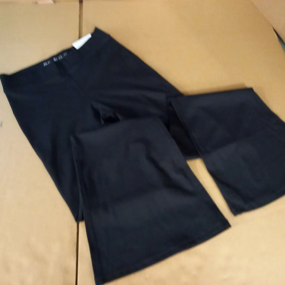 H&M MOVE TRAINING PANTS - EUR M