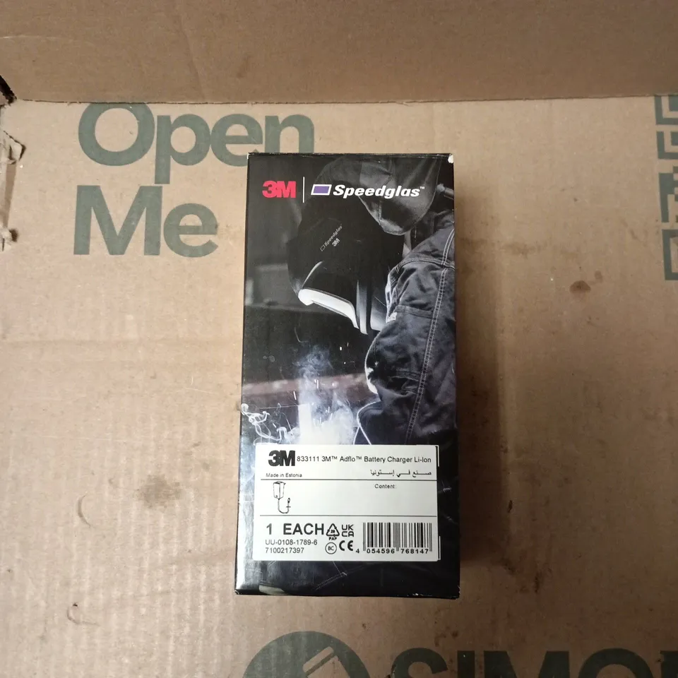 3M SPEEDGLAS ADFLO LI‑ION BATTERY CHARGER – UK PLUG