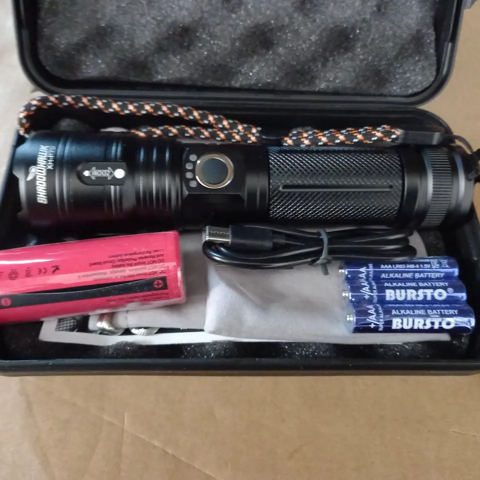 SHADOWHAWK HIGH PERFORMANCE TORCH IN CASE