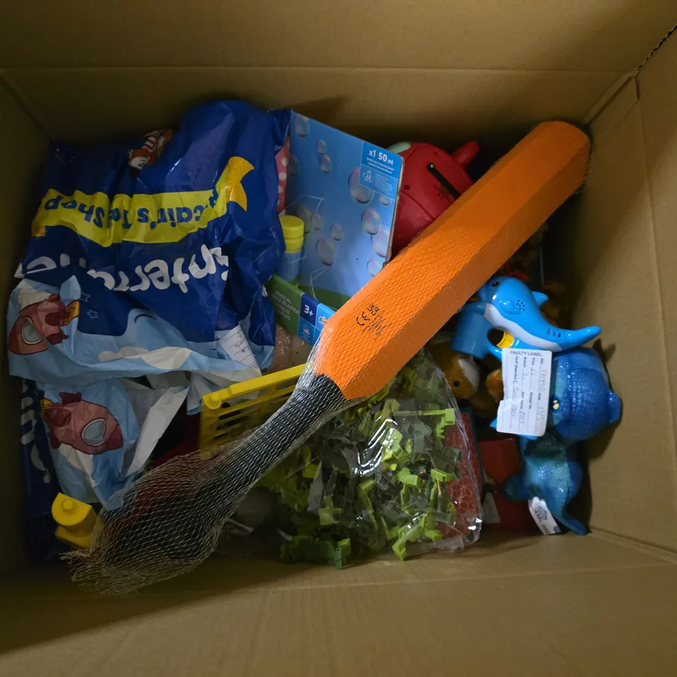 ASSORTED CHILDREN'S TOYS IN LARGE BOX – MIXED LOT