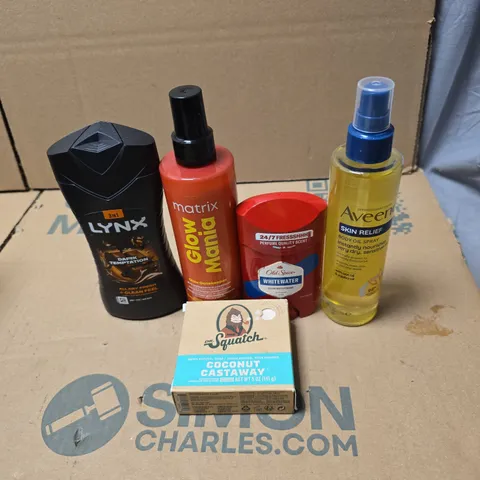 TOTE OF APPROXIMATELY 20 ASSORTED COSMETIC ITEMS TO INCLUDE AVEENO SKIN RELIEF, OLD SPICE, DR SQUATCH, MATRIX GLOW MANIA, LYNX ETC