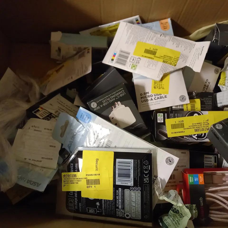 BOX OF APPROX 20 ASSORTED ITEMS INCLUDING ASDATECH 1.5M MICRO USB-A CABLE, WIRED HEADPHONES AND SELFIE STICK