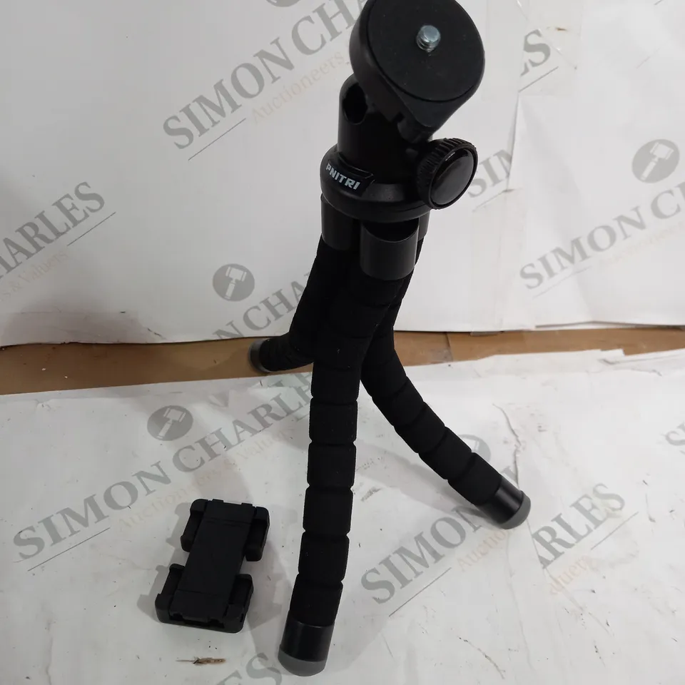 BOXED PNITRI PHONE & CAMERA TRIPOD