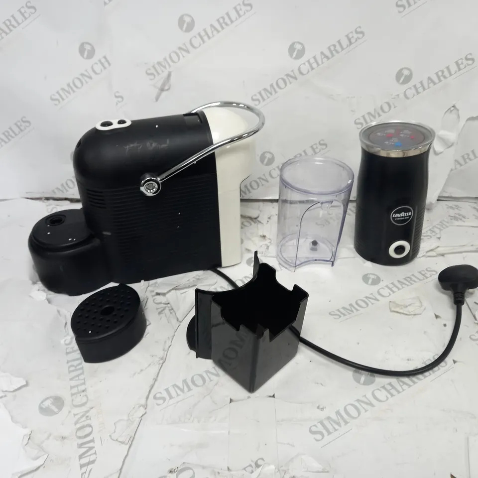 LAVAZZA LUICI COFFEE MACHINE UNBOXED 