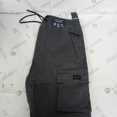 HOLLISTER CARGO JOGGERS SIZE L