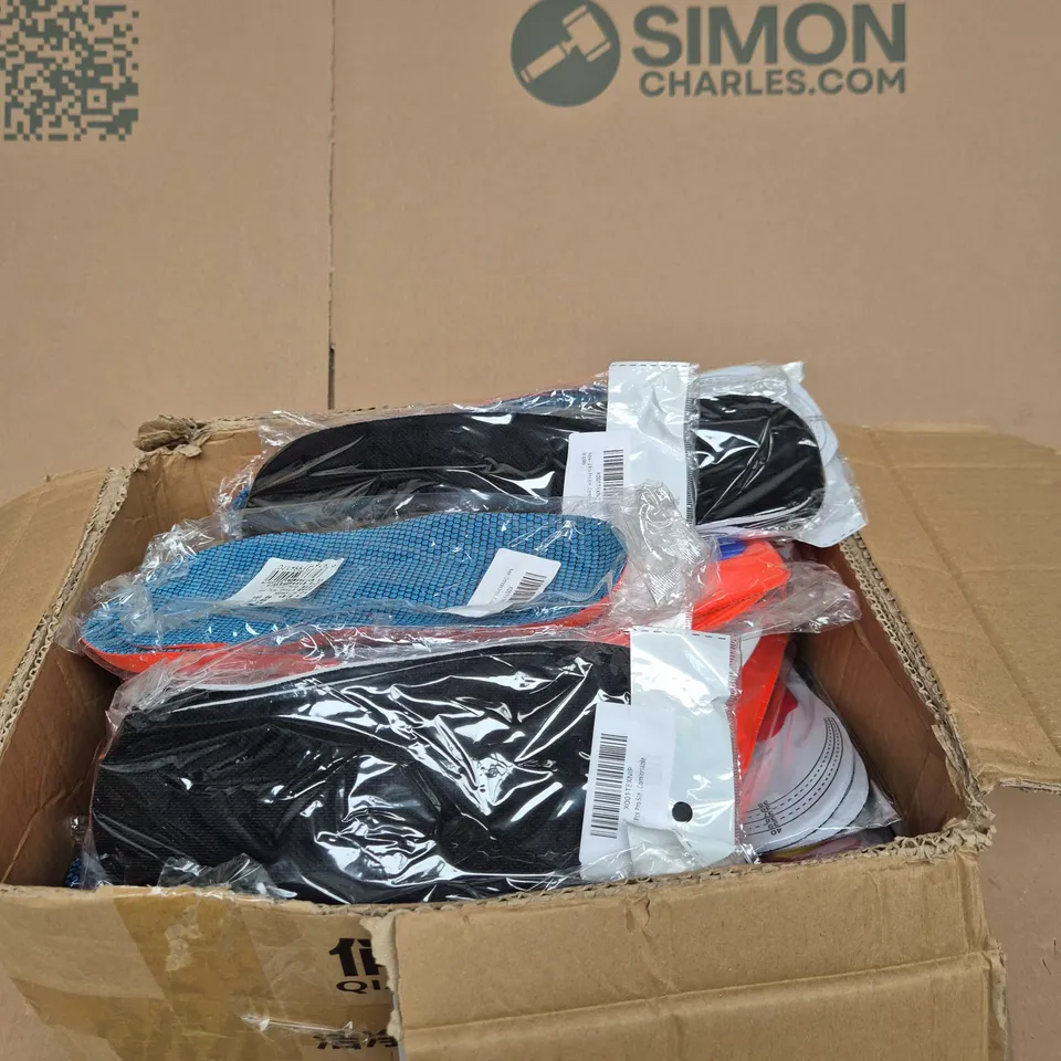 BOX OF APPROXIMATELY 25 PAIRS OF SHOE INSOLES – BLUE AND BLACK, IN SEALED PACKAGING 