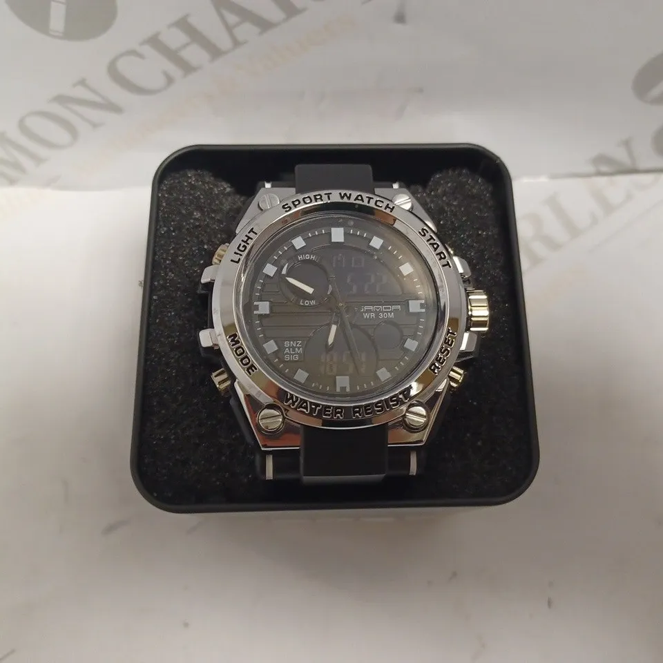 SAMDA SPORT WATCH WITH SILVER FACE AND BLACK RUBBER STRAP