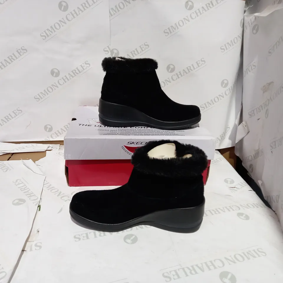 BOXED PAIR OF SKECHERS BLACK BOOTS - SIZE 3