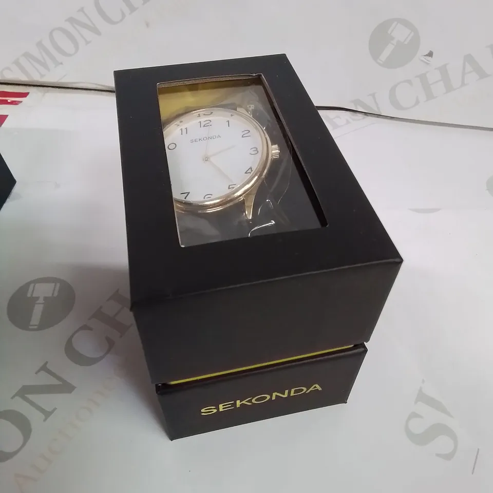 BOXED SEKONDA STYLISH ANALOG WATCH.