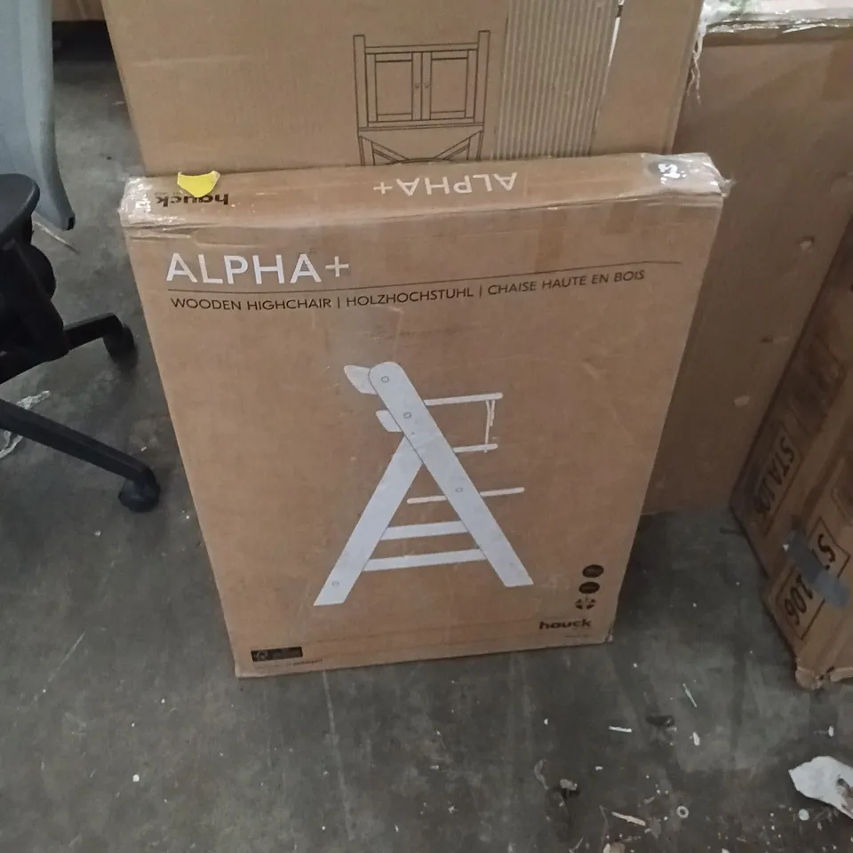 BOXED ALPHA+ WOODEN HIGHCHAIR (1 BOX)