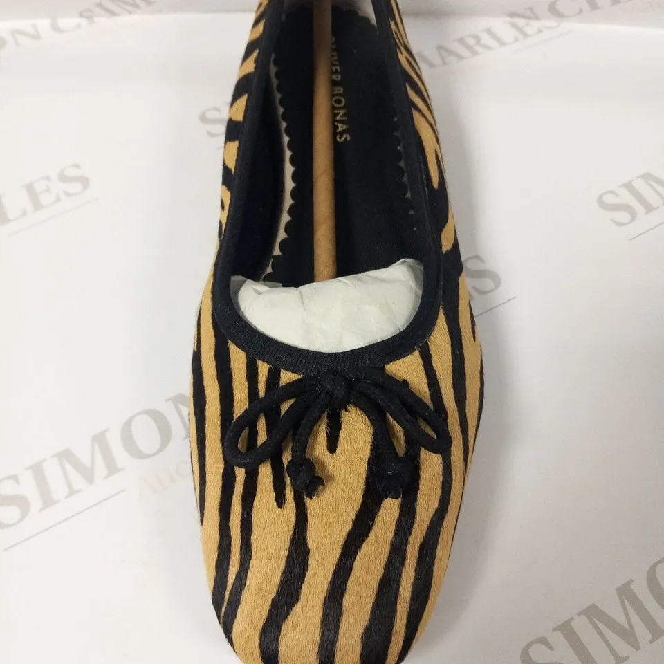 OLIVER BONAS ANIMAL TIGER BALLET SHOE SIZE 7