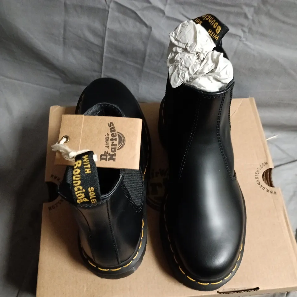 DR. MARTENS 2976 BEX BLACK CHELSEA BOOTS – UK5 / EU38
