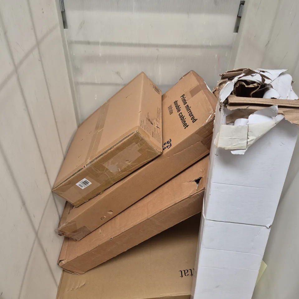 CAGE OF APPROXIMATELY 5 ASSORTED ITEMS TO INCLUDE STANDING FIELD EASEL, DESK TABLE AND MIRROR UNIT - COLLECTION ONLY 