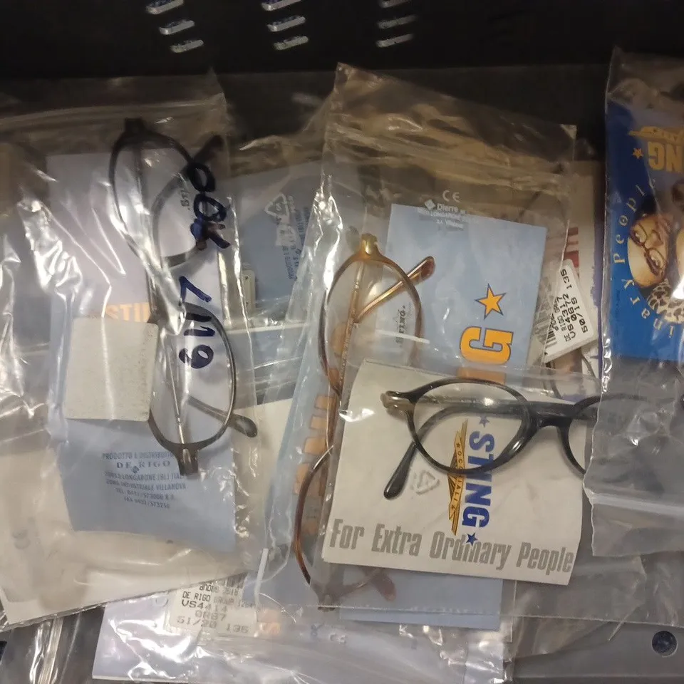 APPROXIMATELY 10 ASSORTED DE RIGO STING GLASSES TO INCLUDE MODELS 4314, 4320, 4405, 4414 ETC. 