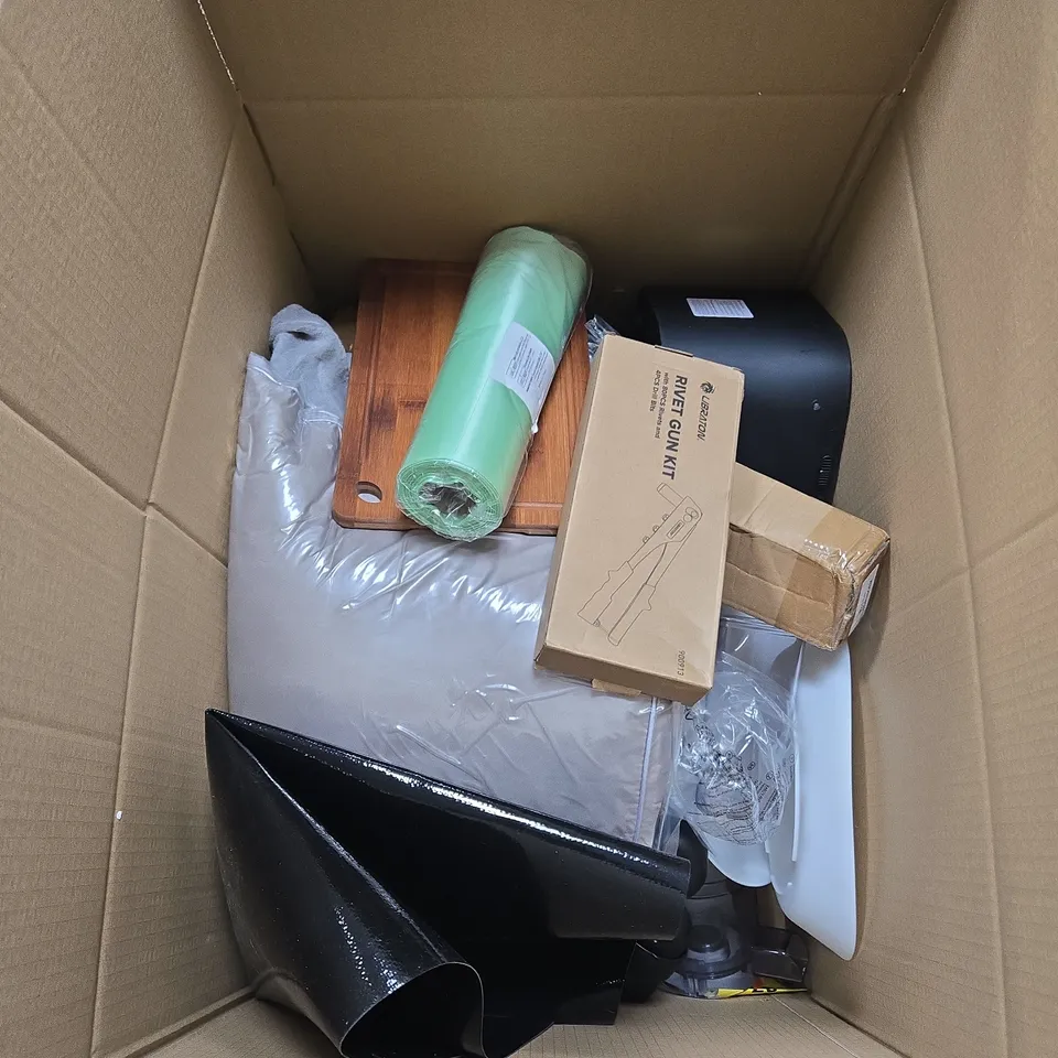 BOX OF APPROXIMATELY 12 ASSORTED HOUSEHOLD ITEMS INCLUDING RIVET GUN KIT , TIME TO SPARKLE TABLE RUNNER AND CHOPPING BOARD