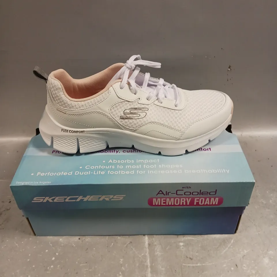 BOXED PAIR OF SKECHERS MEMORY FOAM WHITE TRAINERS - 7