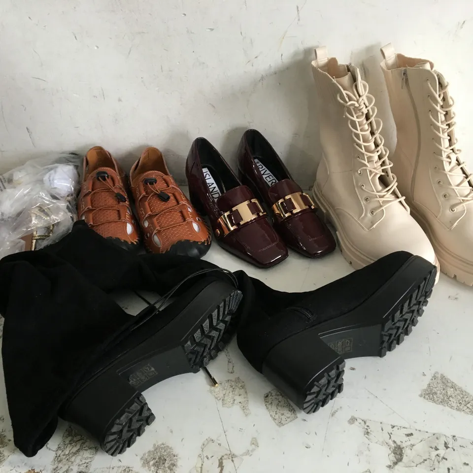 5 ASSORTED PAIRS OF FOOTWEAR TO INCLUDE: RIVER ISLAND, CREAM BOOTS, BLCK SUEDE STYLE BOOTS ETC