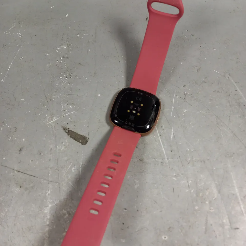 FITBIT FITNESS TRACKING WATCH - MODEL UNSPECIFIED 