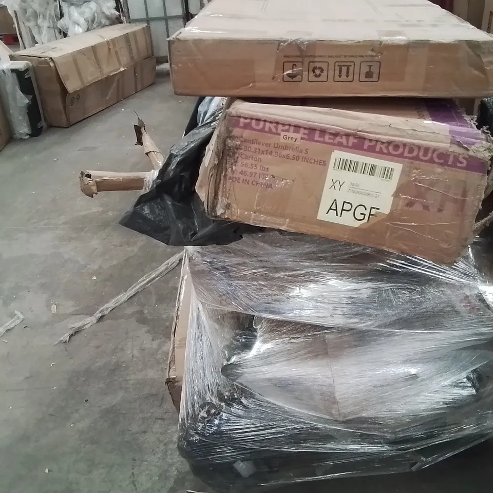 PALLET OF ASSORTED HOUSEHOLD GOODS TO INCLUDE;MIRROR?TELESCOPIC LADDER,PARASOL 