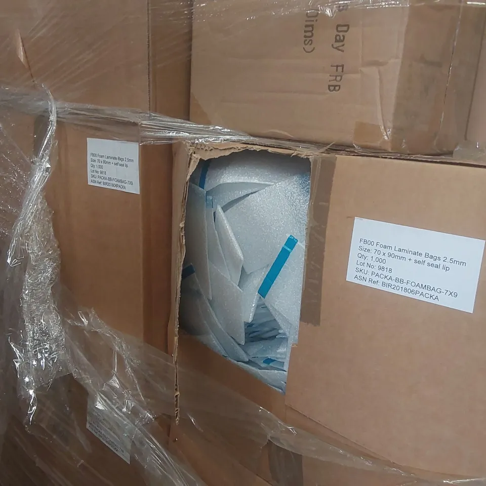 PALLET CONTAINING A VERY LARGE QUANTITY OF ASSORTED PACKAGING ITEMS INCLUDING: BIRCH BOX BAGS, FOAM LAMINATE BAGS ECT