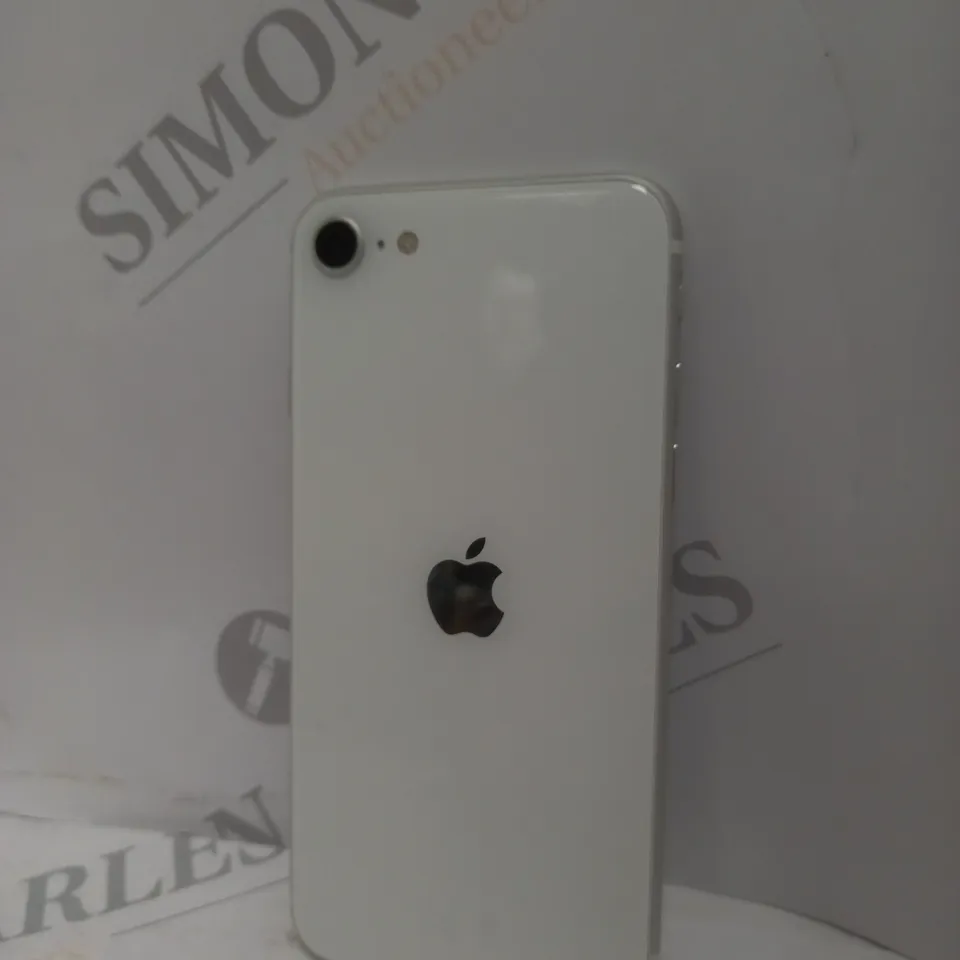 APPLE IPHONE SE SMARTPHONE IN WHITE	