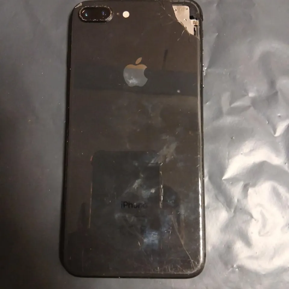 APPLE IPHONE WITH DUAL CAMERAS, BLACK – CRACKED FRONT & BACK 