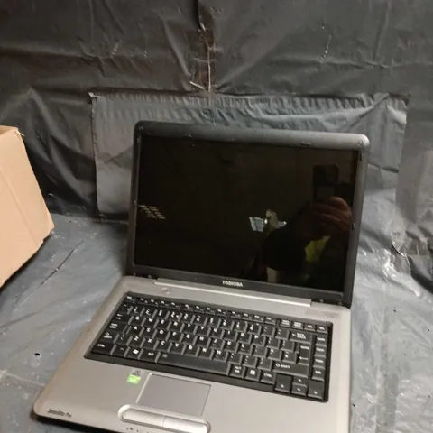 TOSHIBA SATELLITE PRO A300 LAPTOP 